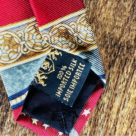 Metropolitan Museum of Art Mens Silk Necktie - Globe & Stars Print - Picture 6 of 8